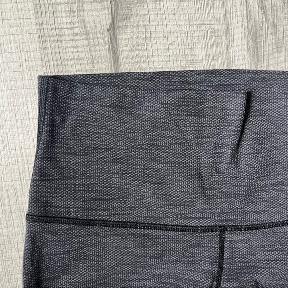 LULULEMON WUNDER UNDER Textured High Rise Tight Cropped Leggings Size 8 - Picture 4 of 12